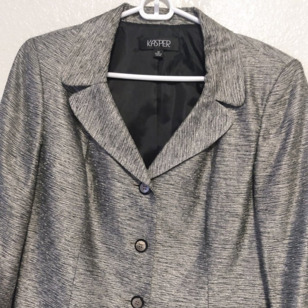 Kasper: Beautiful Silver/Gold Jacket